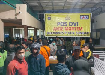 17 Jenazah Pendaki Gunung Marapi Tiba di RSAM Bukittinggi, Berikut Identitasnya!