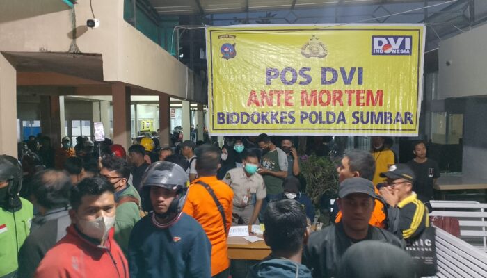 17 Jenazah Pendaki Gunung Marapi Tiba di RSAM Bukittinggi, Berikut Identitasnya!