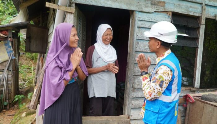 Rabima yang Hidup Sebatang Kara Kini Tak Perlu Lagi Numpang Listrik Tetangga