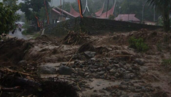 Banjir Bandang Landa Jorong Sungai Rangeh, Satu Orang Tewas Tertimbun Material Longsor