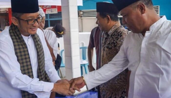 Jalin Silaturahmi dengan MTI Kelurahan Ganting, Wako Padang Hendri Septa Serahkan Bantuan