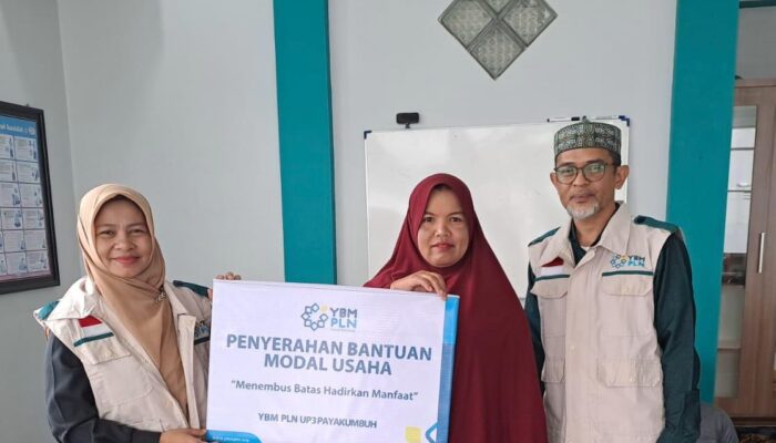 YBM PLN UP3 Payakumbuh Salurkan Bantuan Pendidikan Dan Modal Usaha