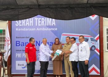 PMI Sumbar Terima Bantuan Ambulans Toyota Hiace dari Bank Nagari