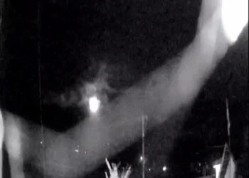 Gunung Marapi Muntahkan Pijaran Api