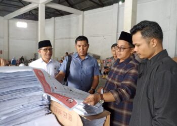 KPU Sumbar Tinjau Logistik Pemilu di Solok