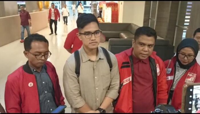 Ketum PSI Kaesang Pangarep Tiba di Padang