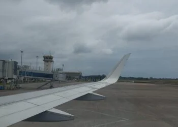 Bandara Internasional Minangkabau Kembali Tutup Akibat Abu Vulkanik Marapi