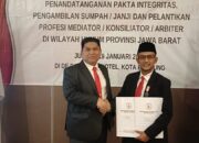 Muskinta Wali Nagari Lareh Nan Panjang Raih Penghargaan Pelopor Mediasi Desa/Nagari 