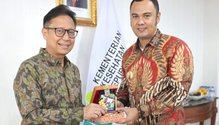 Tingkatkan Layanan Kesehatan, Bupati Sijunjung Audiensi Bersama Menteri Kesehatan RI