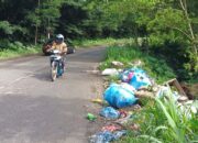 Tumpukan Sampah di Jalur Bukittinggi-Batusangkar