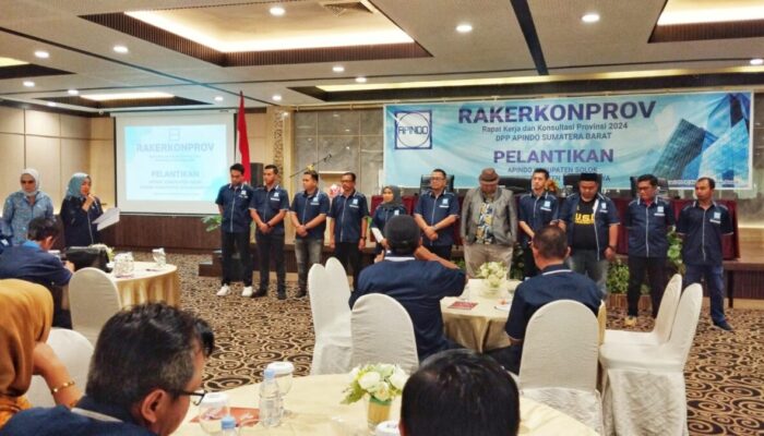 APINDO Sumbar Lantik DPK Solok dan Dharmasraya Saat Rakerkonprov