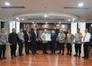 Kapolda Sumbar Terima Penghargaan dari Lemkapi