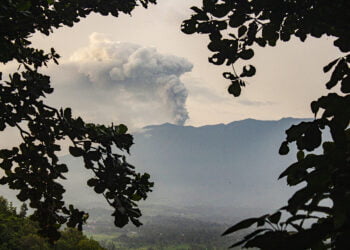 Pemerintah Kabupaten Agam menetapkan status siaga darurat seiring dengan terus meningkatnya aktivitas erupsi Marapi.