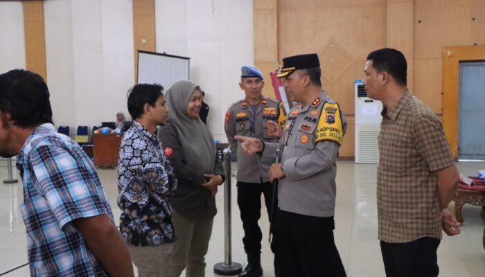 Kapolres Solok Kota Pantau Simulasi Pemungutan Suara di Gedung Kubung Tigo Baleh