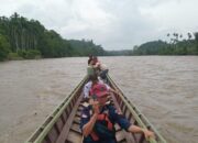 Ke Pelosok Nagari Di Lubuk Ulang Aling, Pastikan Distribusi Logistik Pemilu di Jalur Perairan
