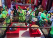 Perkenalkan Adat Minangkabau, Siswa SD 11 Lubuk Buaya Belajar di Museum Adityawarman