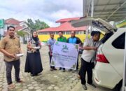 Pegadaian Pekanbaru Bagikan Paket Makanan Lewat Program Mengetuk Pintu Langit