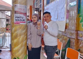 Ketua DPRD Bukittinggi Gunakan Hak Pilih di Pemilu 2024 di TPS 19 Tangah Jua