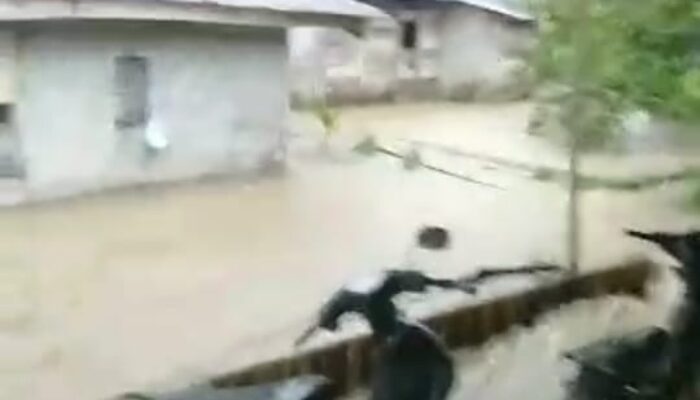 Batang Aia Meluap, Warga di Dua Jorong di Kecamatan Tanjung Alam Diungsikan