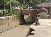 Usai Tinjau Lokasi Banjir Bandang, Pemda Tanah Datar Tetapkan Masa Tanggap Darurat