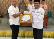 Aktif Menangkal Paham Radikal, Kakankemenag Padang Edy Oktafiandi Terima Penghargaan