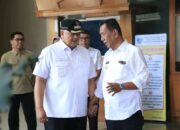 Wali Kota Solok Serahkan Bantuan untuk Korban Banjir Pessel