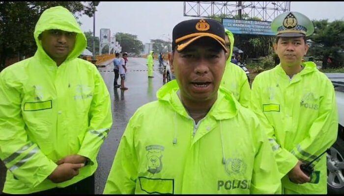 Tiang Jembatan Kembar Batang Anai Mengalami Kerusakan, Akses ke BIM Dialihkan
