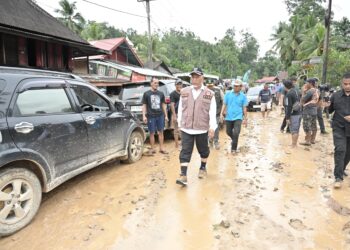 Pemkab Pessel Tetapkan 14 Hari Masa Tanggap Darurat, Gubernur Mahyeldi Turun Langsung ke Lapangan