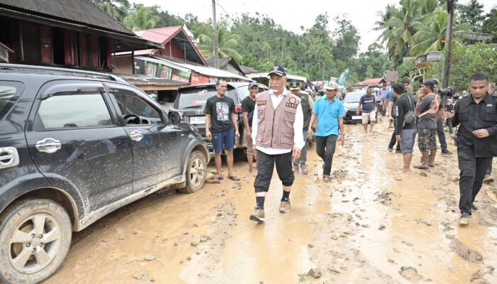 Pemkab Pessel Tetapkan 14 Hari Masa Tanggap Darurat, Gubernur Mahyeldi Turun Langsung ke Lapangan