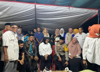 Kunjungi Korban Banjir dan Longsor di Patamuan, Mensos Tawarkan Pekerjaan Pada Ahli Waris