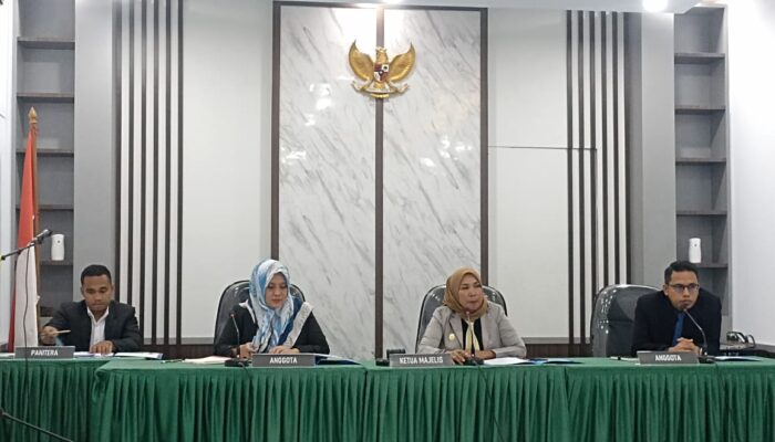 Pemohon Tak Hadir Pada Sidang Perdana, Majelis KI Sumbar Marah