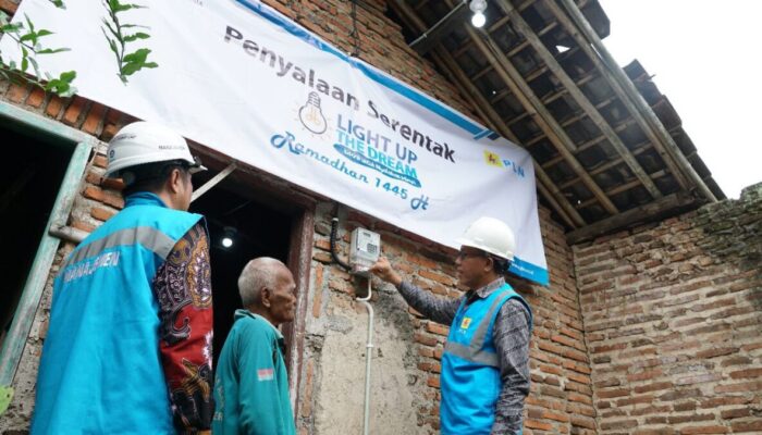 Berkah Ramadhan, PLN Sumbar Kembali Nyalakan Listrik Gratis melalui program Light Up The Dream