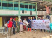 3 Ton Beras dan Sembako Disalurkan PMI ke Warga Pesisir Selatan yang Terdampak Banjir dan Longsor