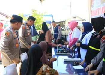 Kapolda dan Wakapolda Sumbar Tinjau Dapur Lapangan dan Pos Kesehatan di Pesisir Selatan