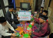 Singgah Sahur Lintasi Kebun Sawit Subuh Buta,  Kedatangan Gubernur Mahyeldi Bahagiakan Keluarga Kecil Ibu Mujati