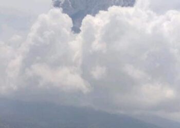 Marapi kembali erupsi