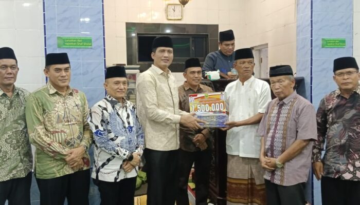 Tampung Aspirasi Masyarakat, Bupati Suhatri Bur Kembali Laksanakan Safari Ramadan Khusus di Mushalla Kampuang Jambak