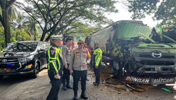 Tabrakan Maut Beruntun di Jalinsum, Dua Sopir Tewas di Tempat