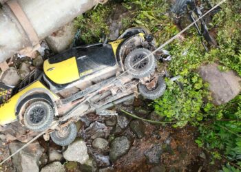 Mobil Dewan Masuk Jurang
