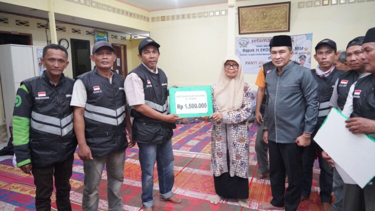 Pemerintah Kota (Pemko) Padang mengapresiasi aksi sosial yang dilakukan oleh Komunitas Ojek Online Nanggalo Solidarity. Aksi sosial itu berupa buka puasa bersama, dan pemberian santunan kepada anak yatim Panti Asuhan Al Ihsan.