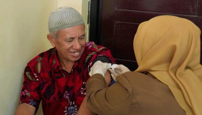 Puluhan CJH Padang Panjang Disuntik Vaksin Meningitis