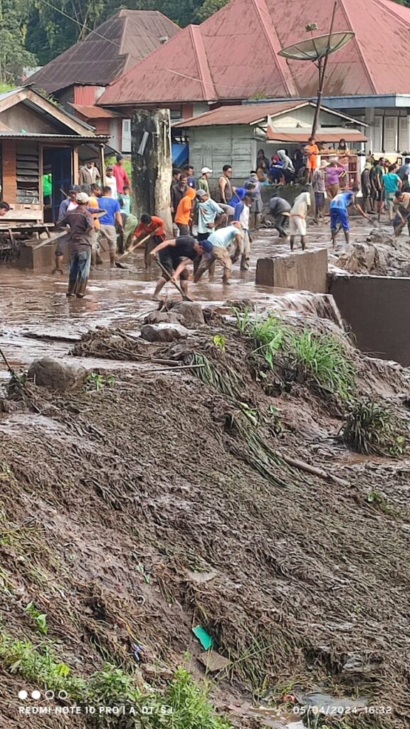 Lahar Dingin Gunung Marapi