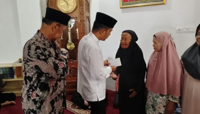 Baznas Kota Solok Bagikan Santunan Hari Raya Bagi 1500 Masyarakat Kota Solok Kurang Mampu