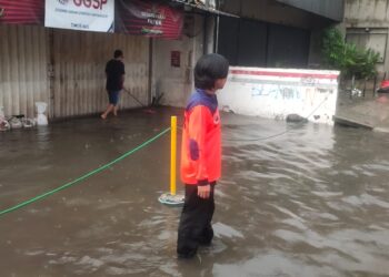 Banjir Rendam Rumah Warga yang Ditinggal Mudik di Bekasi, BPBD Terjunkan Personel