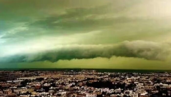 Fenomena Aneh dan Menakutkan Terjadi di Dubai, Usai Banjir Besar Langit Berubah jadi Hijau