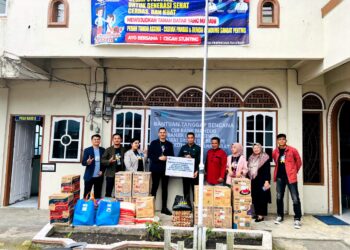 Bank Mandiri Area Padang Salurkan Bantuan untuk Korban Banjir Erupsi Lahar Dingin Gunung Merapi di Panyalaian