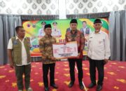 Kunjungan Kerja ke Kabupaten Sijunjung, Menko PMK Serahkan Bantuan Kebencanaan