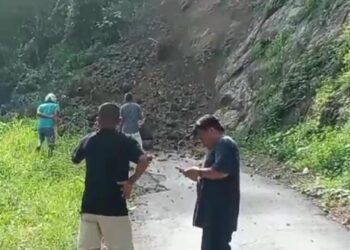 Jalan Utama Penghubung 4 Desa di Sawahlunto Kembali Putus Akibat Longsor