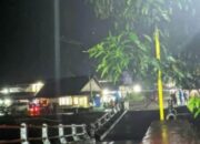 Jembatan Batang Sani Ambruk Dihantam Air Sungai