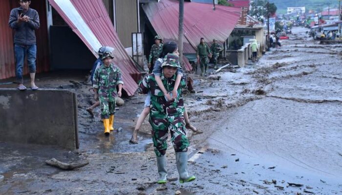 Dampak Banjir Lahar Dingin, Ibu Hamil dan Lansia Mengungsi